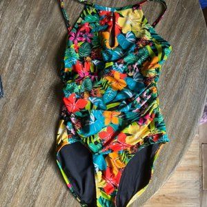 ELLEN TRACY Women's Multi Keyhole high-neck One-Piece Swimsuit Bathingsuit